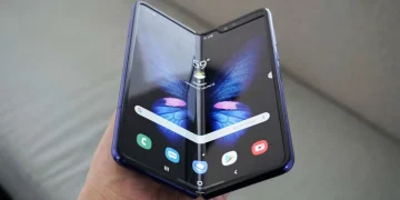 Samsung Patents 360-Degree Foldable Phone That Bends Both Ways