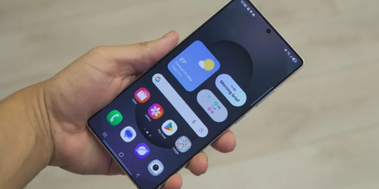Samsung Resumes One UI 7 Rollout for Galaxy S24 and Foldables