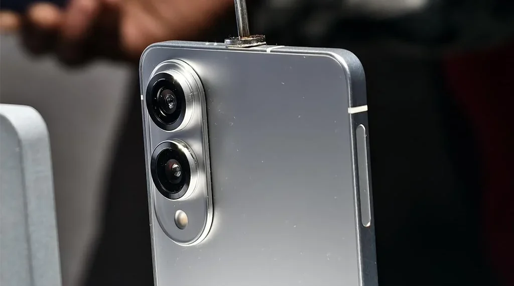 Samsung Unveils Ultra-Thin Galaxy S25 Edge Ahead of Apple’s iPhone ‘Air’ Launch