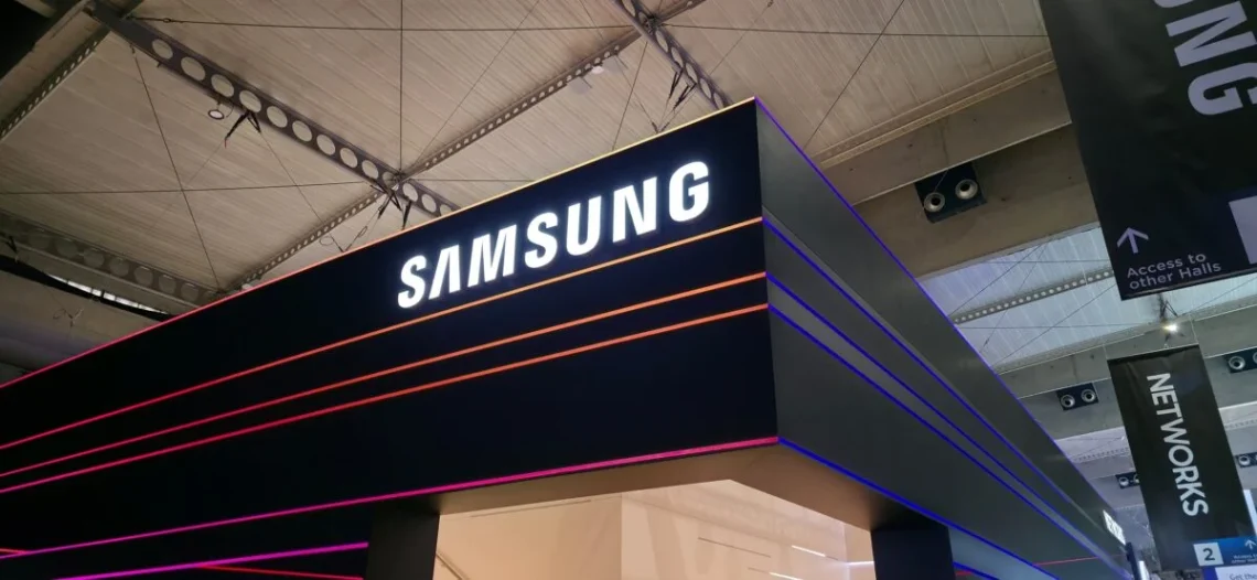 Samsung mocks Apple WWDC 2025