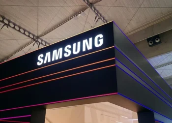 Samsung mocks Apple WWDC 2025