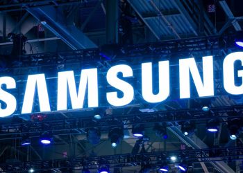 Samsung Faces Design Shift Amid Market Share Decline