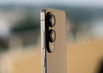Apple May Force Samsung to Launch Galaxy S26 Edge