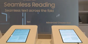 Samsung Unveils First Crease-less Foldable OLED Panel at CES 2026